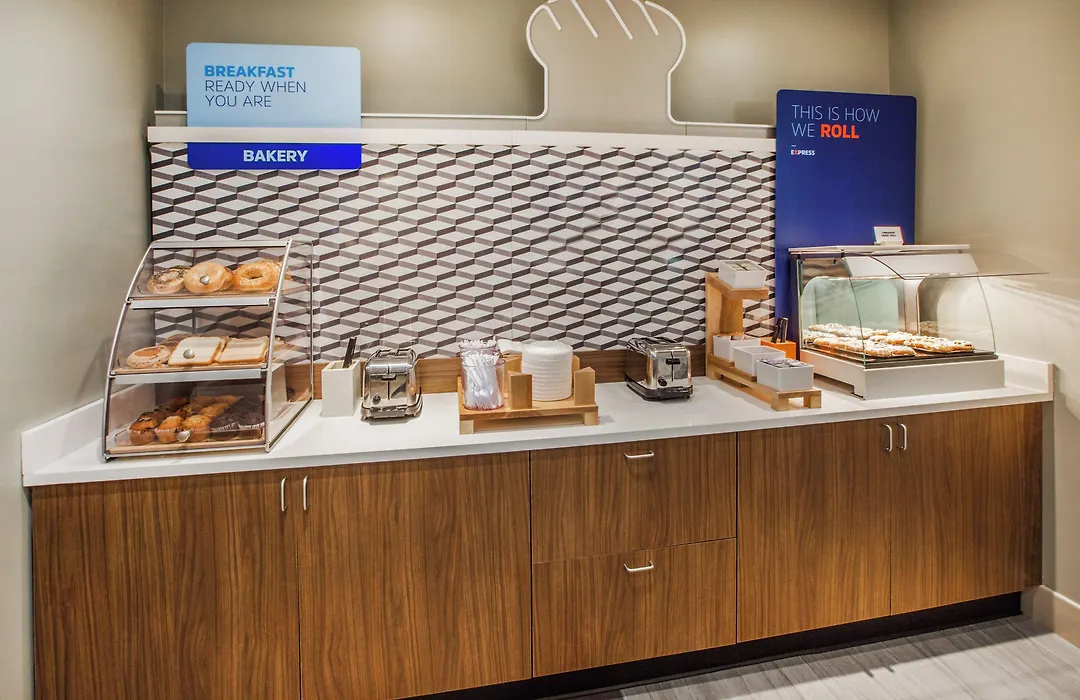 Holiday Inn Express & Suites Toledo West By Ihg-1